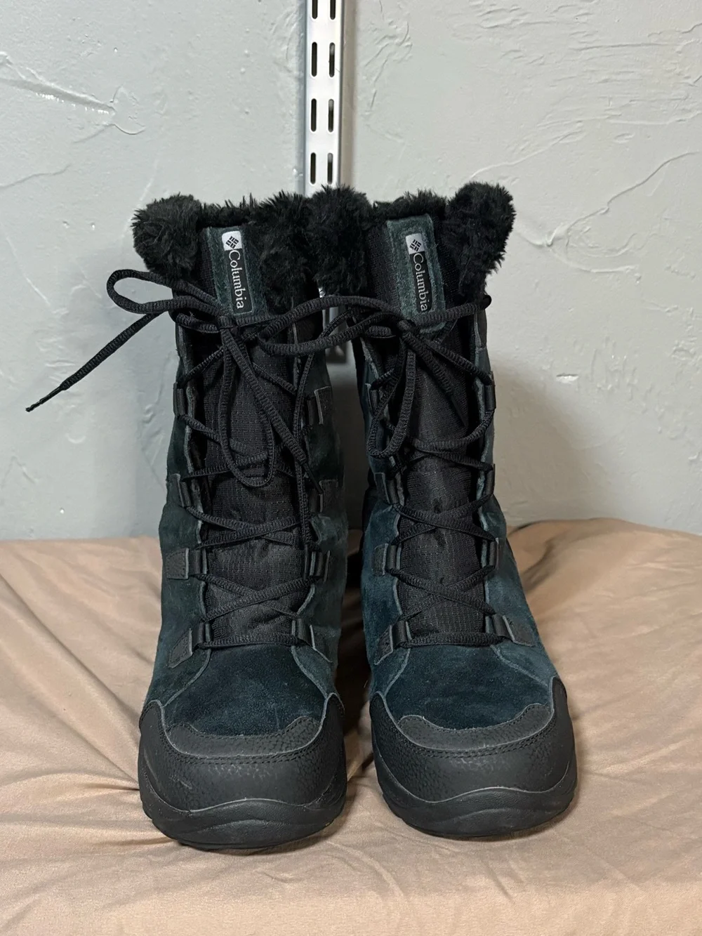 Columbia Black Women's Winter Lace-Up Faux-Fur Boots